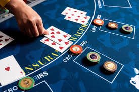 bromo77 login Monopoly Live chat feature showing player interactions during a round